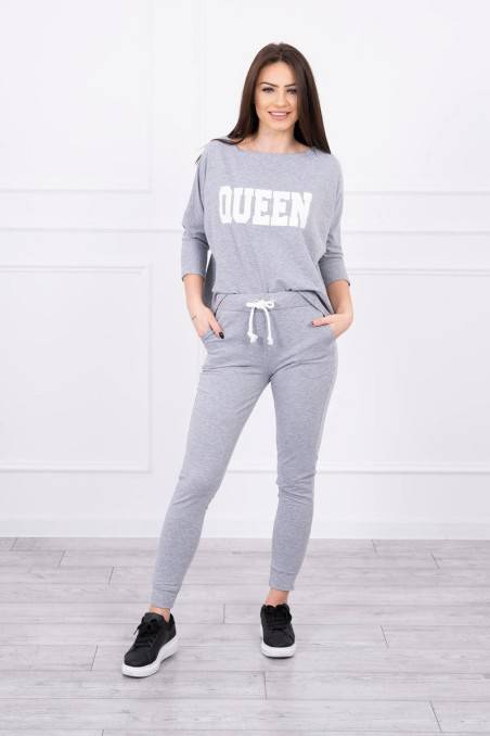 Set with Queen print gray