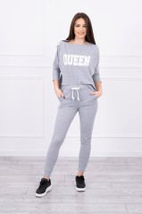 Set with Queen print gray