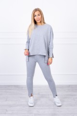 Set with an oversize blouse gray