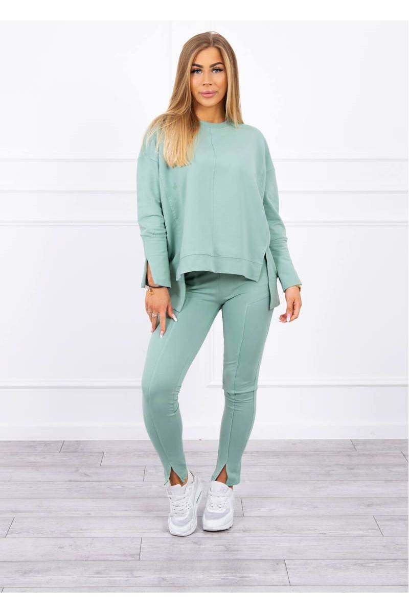 Set with an oversize blouse dark mint