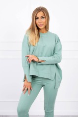 Set with an oversize blouse dark mint