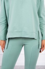 Set with an oversize blouse dark mint