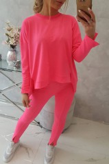 Set with an oversize blouse pink neon